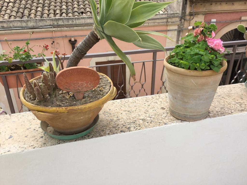 Case Vacanze Le Rose Villa Noto Exterior photo