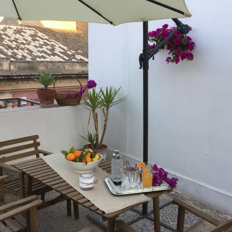 Case Vacanze Le Rose Villa Noto Exterior photo
