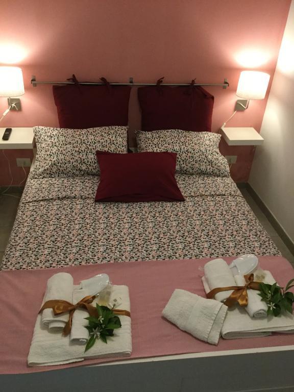 Case Vacanze Le Rose Villa Noto Exterior photo